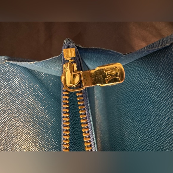 LV EPI Blue Leather Bifold Wallet - Picture 8 of 16